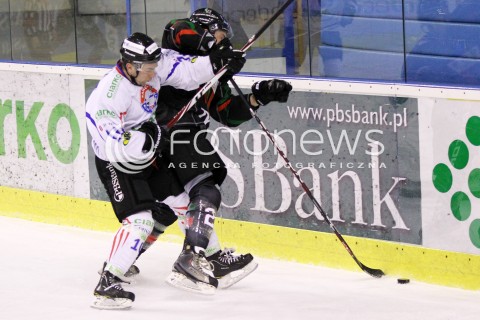  04.12.2012 SANOK HOKEJ NA LODZIE PLH MECZ CIARKO PBS BANK SANOK - GKS TYCHY N/Z KRZYSZTOF ZAPALA JONATHAN ZION  