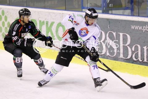  04.12.2012 SANOK HOKEJ NA LODZIE PLH MECZ CIARKO PBS BANK SANOK - GKS TYCHY N/Z BARTLOMIEJ POCIECHA TEDDY DA COSTA  