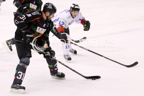  04.12.2012 SANOK HOKEJ NA LODZIE PLH MECZ CIARKO PBS BANK SANOK - GKS TYCHY N/Z KRYSTIAN DZIUBINSKI ROMAN SIMICEK   