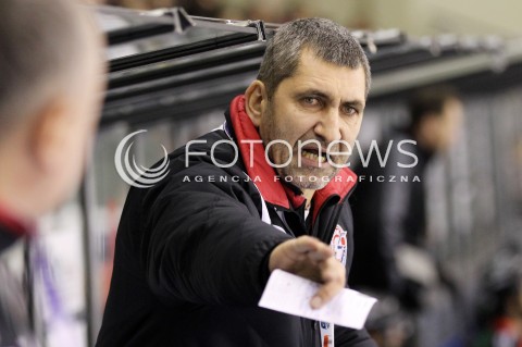  04.12.2012 SANOK HOKEJ NA LODZIE PLH MECZ CIARKO PBS BANK SANOK - GKS TYCHY N/Z STEFAN MIKES TRENER  