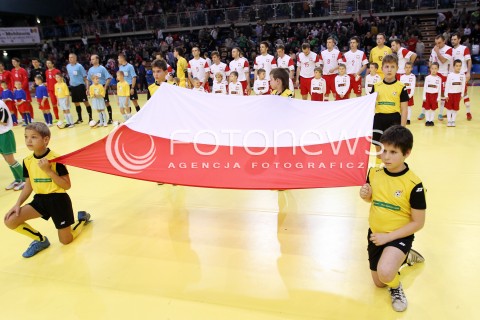  05.12.2012 RZESZOW FUTSAL PILKA NOZNA REPREZENTACJA POLSKI MECZ TOWARZYSKI POLSKA - MOLDAWIA N/Z FLAGA REPREZENTACJI  