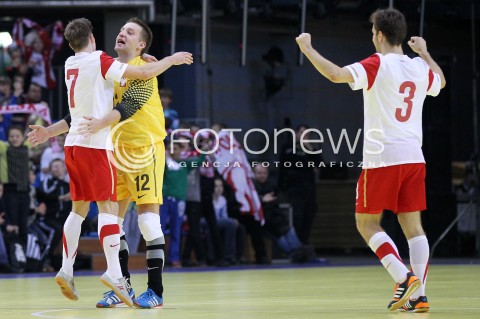 05.12.2012 RZESZOW FUTSAL PILKA NOZNA REPREZENTACJA POLSKI MECZ TOWARZYSKI POLSKA - MOLDAWIA N/Z RADOSC BRAMKA GOL BARTLOMIEJ NAWRAT MICHAL KUBIK DOMINIK SOLECKI  