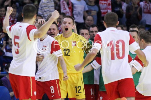  05.12.2012 RZESZOW FUTSAL PILKA NOZNA REPREZENTACJA POLSKI MECZ TOWARZYSKI POLSKA - MOLDAWIA N/Z RADOSC GOL BRAMKA BARTLOMIEJ NAWRAT MARCIN MIKOLAJEWICZ TOMASZ DURA KLAUDIUSZ HIRSCH  
