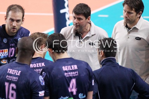  12.12.2012 RZESZOW SIATKOWKA LIGA MISTRZOW MEN CEV VOLLEYBALL CHAMPIONS LEAGUE 2013 MATCH ASSECO RESOVIA RZESZOW - ARAGO DE SETE N/Z PATRICK DUFLOS ( HEAD COACH ) TRENER  