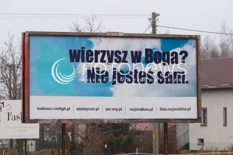  18.12.2012 RZESZOW W MIESCIE POJAWILY SIE ATEISTYCZNE BILBORDY. JUZ DWA RAZY ZOSTALY ZNISZCZONE POPRZEZ WYLANIE NA NICH FARBY N/Z ATEISTYCZNA REKLAMA ZAMALOWANA NIEBIESKA FARBA  