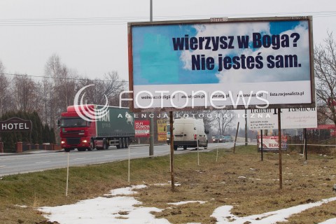  18.12.2012 RZESZOW W MIESCIE POJAWILY SIE ATEISTYCZNE BILBORDY. JUZ DWA RAZY ZOSTALY ZNISZCZONE POPRZEZ WYLANIE NA NICH FARBY N/Z ATEISTYCZNA REKLAMA ZAMALOWANA NIEBIESKA FARBA  