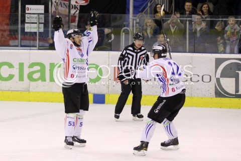  29.12.2012 SANOK HOKEJ NA LODZIE FINAL PUCHARU POLSKI MECZ CIARKO PBS BANK SANOK - JKH GKS JASTRZEBIE N/Z PAVEL MOJZIS PAWEL DRONIA RADOSC GOL BRAMKA  