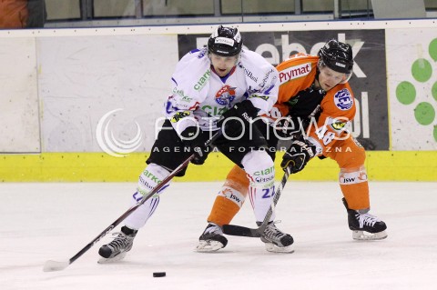  29.12.2012 SANOK HOKEJ NA LODZIE FINAL PUCHARU POLSKI MECZ CIARKO PBS BANK SANOK - JKH GKS JASTRZEBIE N/Z MACIEJ MERMER RADEK PROCHAZKA  