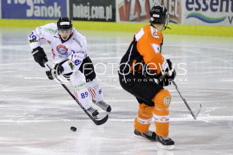  29.12.2012 SANOK HOKEJ NA LODZIE FINAL PUCHARU POLSKI MECZ CIARKO PBS BANK SANOK - JKH GKS JASTRZEBIE N/Z TOMASZ MALASINSKI  