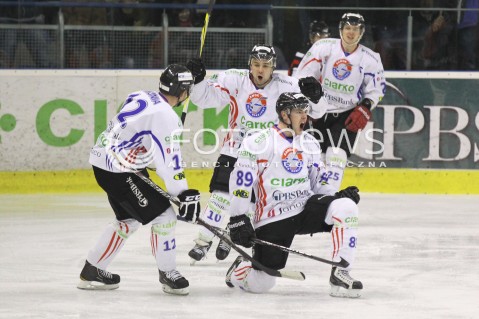  29.12.2012 SANOK HOKEJ NA LODZIE FINAL PUCHARU POLSKI MECZ CIARKO PBS BANK SANOK - JKH GKS JASTRZEBIE N/Z TOMASZ MALASINSKI PAWEL DRONIA KRZYSZTOF ZAPALA MARCIN KOLUSZ RADOSC GOL BRAMKA  