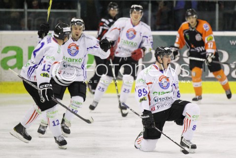  29.12.2012 SANOK HOKEJ NA LODZIE FINAL PUCHARU POLSKI MECZ CIARKO PBS BANK SANOK - JKH GKS JASTRZEBIE N/Z TOMASZ MALASINSKI PAWEL DRONIA KRZYSZTOF ZAPALA MARCIN KOLUSZ RADOSC GOL BRAMKA  