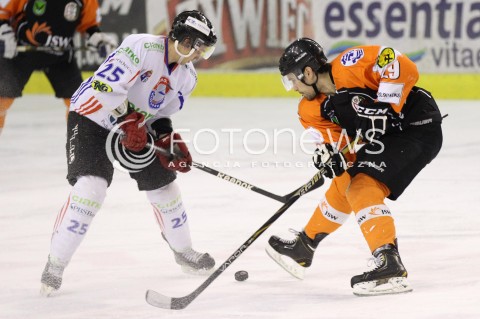  29.12.2012 SANOK HOKEJ NA LODZIE FINAL PUCHARU POLSKI MECZ CIARKO PBS BANK SANOK - JKH GKS JASTRZEBIE N/Z MARCIN KOLUSZ MATEUSZ DANIELUK  