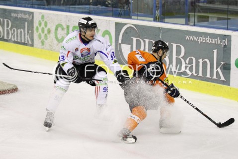  29.12.2012 SANOK HOKEJ NA LODZIE FINAL PUCHARU POLSKI MECZ CIARKO PBS BANK SANOK - JKH GKS JASTRZEBIE N/Z MATEUSZ DANIELUK LUKASZ BULANOWSKI  