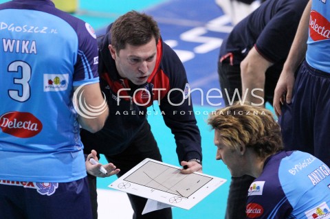  04.01.2013 RZESZOW SIATKOWKA PLUS LIGA 2012/2013 MEN VOLLEYBALL POLAND POLISH PLUSLIGA LEAGUE SEASON 2012/2013 MECZ ASSECO RESOVIA RZESZOW - DELECTA BYDGOSZCZ N/Z PIOTR MAKOWSKI ( HEAD COACH ) TRENER STEPHANE ANTIGA  