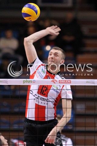  09.01.2013 RZESZOW SIATKOWKA MEZCZYZN PUCHAR POLSKI SEZON 2012/2013 <br />MEN VOLLEYBALL POLAND POLISH CUP SEASON 2012/2013 MECZ ASSECO RESOVIA RZESZOW - EFFECTOR KIELCE <br />N/Z LUKASZ PERLOWSKI  
