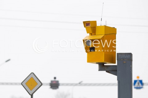  13.01.2013 TRZCIANA ZDJECIE ILUSTRACYJNE N/Z ZOLTY FOTORADAR NA DRODZE  