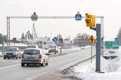  13.01.2013 RZESZOW ZDJECIE ILUSTRACYJNE N/Z ZOLTY FOTORADAR NA DRODZE  