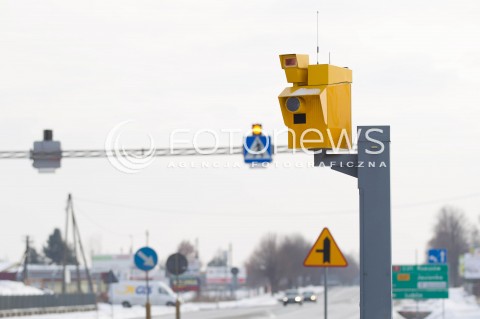  13.01.2013 RZESZOW ZDJECIE ILUSTRACYJNE N/Z ZOLTY FOTORADAR NA DRODZE  
