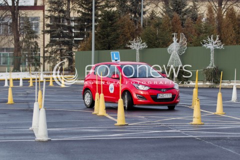  13.01.2013 RZESZOW ZDJECIE ILUSTRACYJNE N/Z POZOSTAL TYDZIEN NA EGZAMIN NA PRAWO JAZDY WEDLUG STARYCH PRZEPISOW DLATEGO W OSRODKU RUCHU DROGOWEGO W RZESZOWIE EGZAMINY ODBYWAJA SIE TAKZE W NIEDZIELE  