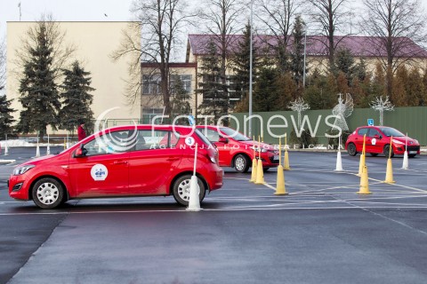  13.01.2013 RZESZOW ZDJECIE ILUSTRACYJNE N/Z POZOSTAL TYDZIEN NA EGZAMIN NA PRAWO JAZDY WEDLUG STARYCH PRZEPISOW DLATEGO W OSRODKU RUCHU DROGOWEGO W RZESZOWIE EGZAMINY ODBYWAJA SIE TAKZE W NIEDZIELE  
