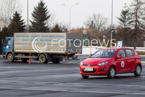  13.01.2013 RZESZOW ZDJECIE ILUSTRACYJNE N/Z POZOSTAL TYDZIEN NA EGZAMIN NA PRAWO JAZDY WEDLUG STARYCH PRZEPISOW DLATEGO W OSRODKU RUCHU DROGOWEGO W RZESZOWIE EGZAMINY ODBYWAJA SIE TAKZE W NIEDZIELE  