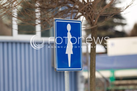 Znak drogowy: Miejsce parkingowe dla kobiety w ciąży