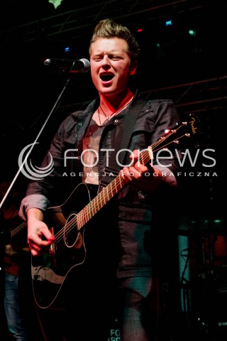  13.01.2013 RZESZOW KONCERT WOSP W GALERII HANDLOWEJ NOWY SWIAT N/Z RAFAL BRZOZOWSKI  