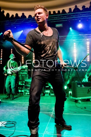  13.01.2013 RZESZOW KONCERT WOSP W GALERII HANDLOWEJ NOWY SWIAT N/Z RAFAL BRZOZOWSKI  