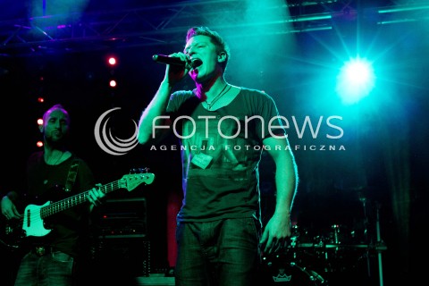  13.01.2013 RZESZOW KONCERT WOSP W GALERII HANDLOWEJ NOWY SWIAT N/Z RAFAL BRZOZOWSKI  