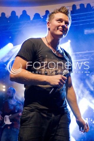  13.01.2013 RZESZOW KONCERT WOSP W GALERII HANDLOWEJ NOWY SWIAT N/Z RAFAL BRZOZOWSKI  