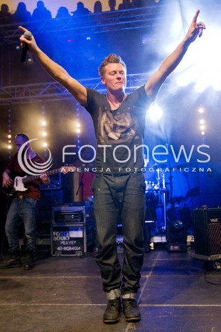  13.01.2013 RZESZOW KONCERT WOSP W GALERII HANDLOWEJ NOWY SWIAT N/Z RAFAL BRZOZOWSKI  