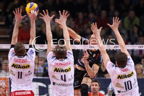  15.01.2013 RZESZOW SIATKOWKA LIGA MISTRZOW <br />MEN CEV VOLLEYBALL CHAMPIONS LEAGUE 2013 MATCH ASSECO RESOVIA RZESZOW - LUBE BANCA MARCHE MACERATA <br />N/Z SIMONE PARODI JOCHEN SCHOPS PIOTR NOWAKOWSKI NIKOLA KOVACEVIC  