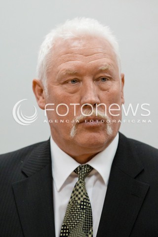  16.01.2013 RZESZOW KONFERENCJA DOTYCZACA PROGRAMU BADZ W OLIMPIJSKIEJ FORMIE Z UDZIALEM WLADYSLAWA KOZAKIEWICZA - MISTRZ OLIMPIJSKI Z MOSKWY Z 1980 ROKU N/Z WLADYSLAW KOZAKIEWICZ  