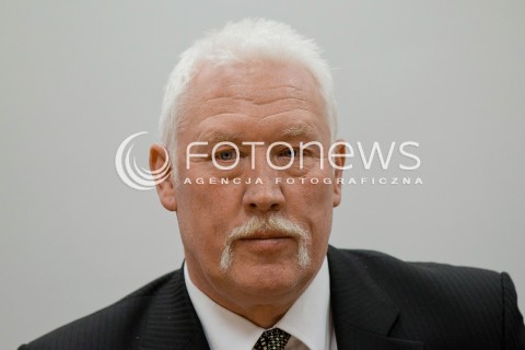  16.01.2013 RZESZOW KONFERENCJA DOTYCZACA PROGRAMU BADZ W OLIMPIJSKIEJ FORMIE Z UDZIALEM WLADYSLAWA KOZAKIEWICZA - MISTRZ OLIMPIJSKI Z MOSKWY Z 1980 ROKU N/Z WLADYSLAW KOZAKIEWICZ  