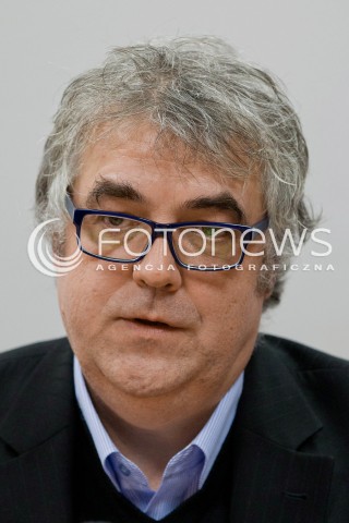  16.01.2013 RZESZOW KONFERENCJA DOTYCZACA PROGRAMU BADZ W OLIMPIJSKIEJ FORMIE Z UDZIALEM WLADYSLAWA KOZAKIEWICZA - MISTRZ OLIMPIJSKI Z MOSKWY Z 1980 ROKU N/Z PIOTR DUDA KOORDYNATOR AKCJI  