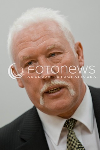  16.01.2013 RZESZOW KONFERENCJA DOTYCZACA PROGRAMU BADZ W OLIMPIJSKIEJ FORMIE Z UDZIALEM WLADYSLAWA KOZAKIEWICZA - MISTRZ OLIMPIJSKI Z MOSKWY Z 1980 ROKU N/Z WLADYSLAW KOZAKIEWICZ  