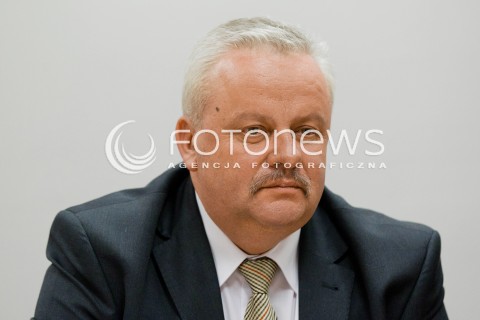  16.01.2013 RZESZOW KONFERENCJA DOTYCZACA PROGRAMU BADZ W OLIMPIJSKIEJ FORMIE Z UDZIALEM WLADYSLAWA KOZAKIEWICZA - MISTRZ OLIMPIJSKI Z MOSKWY Z 1980 ROKU N/Z MIROSLAW KARAPYTA MARSZALEK WOJEWODZTWA PODKARPACKIEGO  