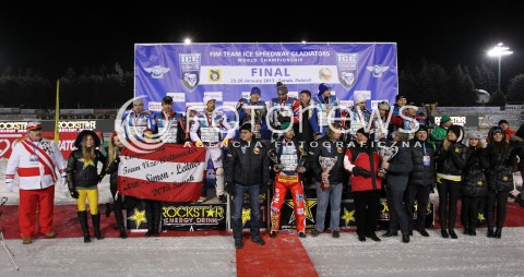  26.01.2013 SANOK ZUZEL NA LODZIE<br />FINAL DRUZYNOWYCH MISTRZOSTW SWIATA W ZUZLU NA LODZIE 2013<br />FIM TEAM ICE SPEEDWAY GLADIATORS WORLD CHAMPIONSHIP<br />N/Z ZDJECIE GRUPOWE GRUPOWKA GROUP PHOTO  