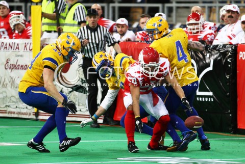  02.02.2013 FUTBOL AMERYKANSKI MECZ REPREZENTACJA POLSKA - SZWECJA  N/Z  SEBASTIAN KRZYSZTOFEK JESPER GREGERSSON  