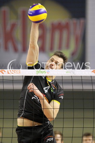  02.02.2013 KIELCE SIATKOWKA PLUS LIGA 2012/2013<br />MEN VOLLEYBALL POLAND POLISH PLUSLIGA LEAGUE SEASON 2012/2013 <br />MECZ EFFECTOR KIELCE - PGE SKRA BELCHATOW N/Z DANIEL PLINSKI  
