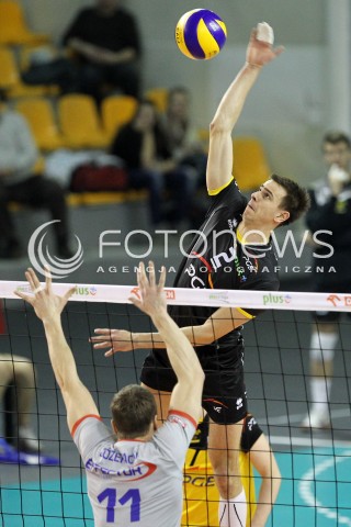  02.02.2013 KIELCE SIATKOWKA PLUS LIGA 2012/2013<br />MEN VOLLEYBALL POLAND POLISH PLUSLIGA LEAGUE SEASON 2012/2013 <br />MECZ EFFECTOR KIELCE - PGE SKRA BELCHATOW N/Z MARIUSZ WLAZLY TOMASZ JOZEFACKI  