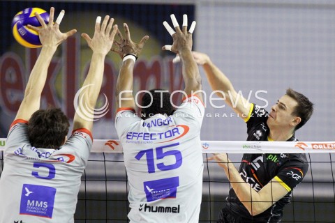  02.02.2013 KIELCE SIATKOWKA PLUS LIGA 2012/2013<br />MEN VOLLEYBALL POLAND POLISH PLUSLIGA LEAGUE SEASON 2012/2013 <br />MECZ EFFECTOR KIELCE - PGE SKRA BELCHATOW N/Z MARIUSZ WLAZLY MILOSZ ZNISZCZOL ARMANDO DANGER  