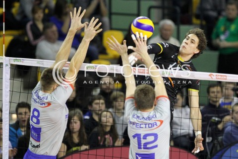  02.02.2013 KIELCE SIATKOWKA PLUS LIGA 2012/2013<br />MEN VOLLEYBALL POLAND POLISH PLUSLIGA LEAGUE SEASON 2012/2013 <br />MECZ EFFECTOR KIELCE - PGE SKRA BELCHATOW N/Z ALEKSANDAR ATANASIJEVIC ADRIAN STASZEWSKI GRZEGORZ KOKOCINSKI  