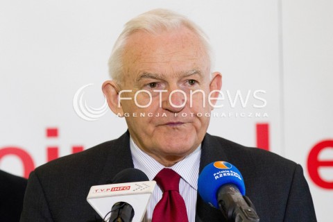  09.02.2013 RZESZOW WIZYTA PRZEWODNICZACEGO SLD LESZKA MILLERA W RZESZOWIE<br />N/Z LESZEK MILLER  