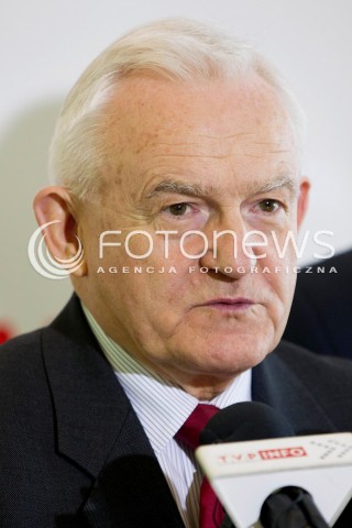  09.02.2013 RZESZOW WIZYTA PRZEWODNICZACEGO SLD LESZKA MILLERA W RZESZOWIE<br />N/Z LESZEK MILLER  