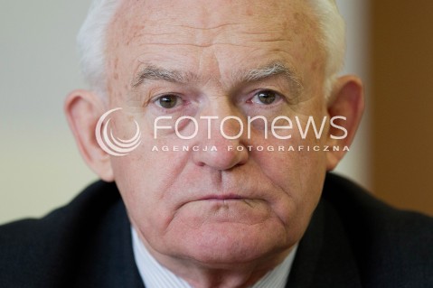  09.02.2013 RZESZOW WIZYTA PRZEWODNICZACEGO SLD LESZKA MILLERA W RZESZOWIE<br />N/Z LESZEK MILLER  