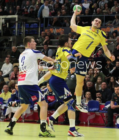  13.02.2013 MIELEC PILKA RECZNA PGNIG SUPERLIGA MEZCZYZN SEZON 2012/2013 MECZ TAURON STAL MIELEC - VIVE TARGI KIELCE<br />N/Z MICHAL JURECKI MAREK SZPERA  