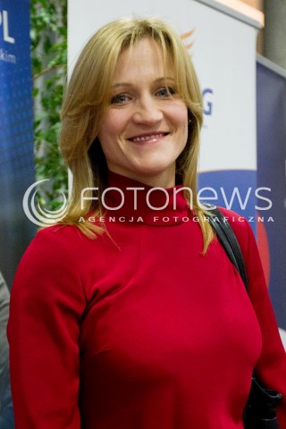  01.03.2013 RZESZOW KONFERENCJA KOBIETA AKTYWNA Z UDZIALEM PREZYDENTOWEJ DANUTY WALESY N/Z IWONA GUZOWSKA CZERWONA SUKIENKA  