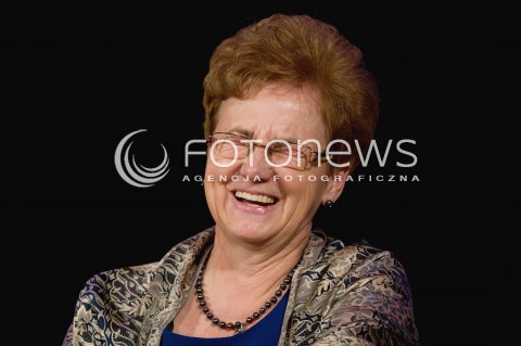  01.03.2013 RZESZOW KONFERENCJA KOBIETA AKTYWNA Z UDZIALEM PREZYDENTOWEJ DANUTY WALESY N/Z DANUTA WALESA RADOSC USMIECH  