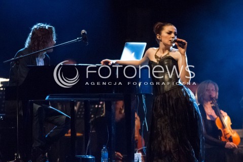  02.03.2013 KONCERT OPISANIE SWIATA ZESPOL PIOTR RUBIK ATLAS ARENA LODZ N/Z EWA PRUS PIOTR RUBIK   